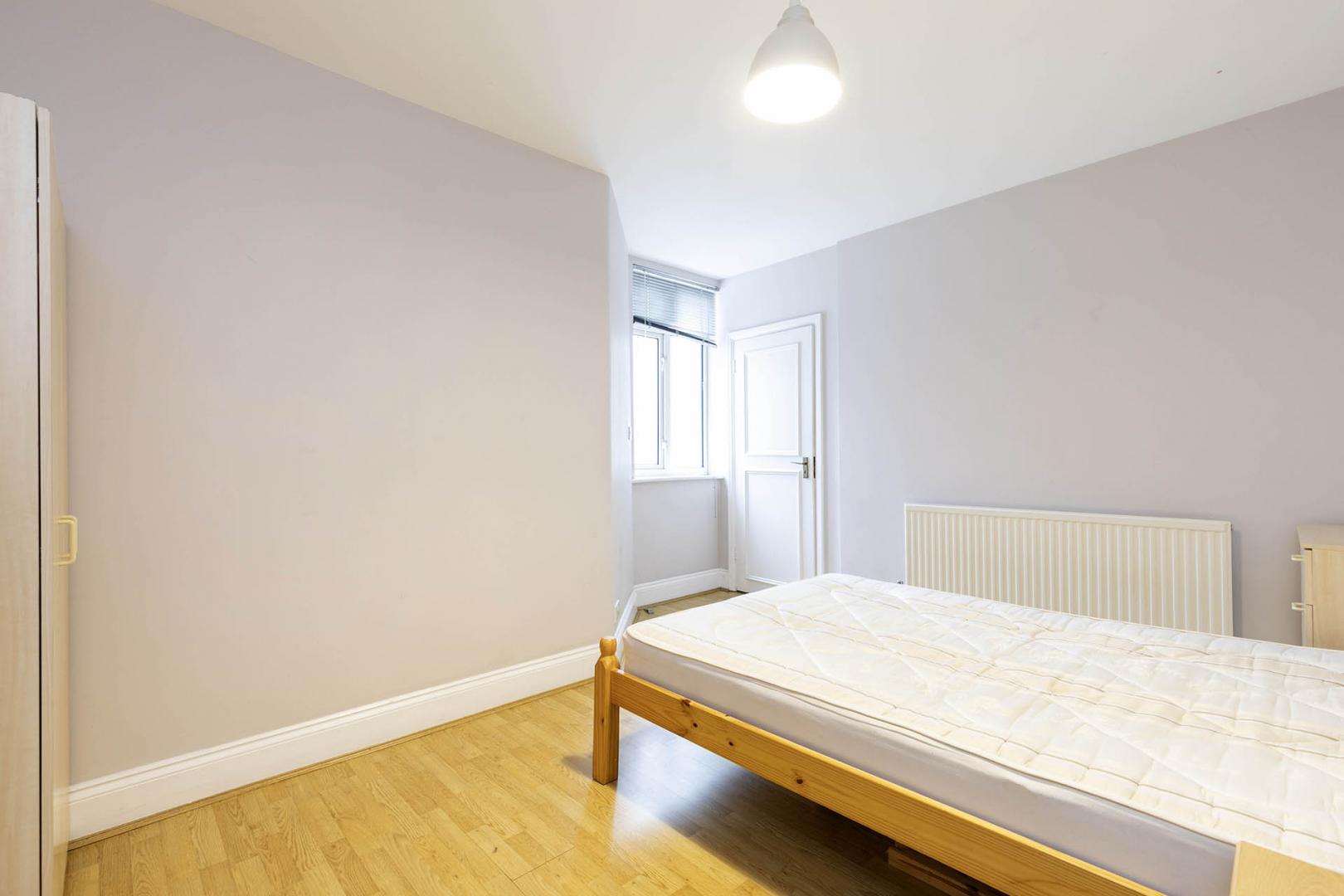 Modern and Central Apartment Belton Road, Willesden Green